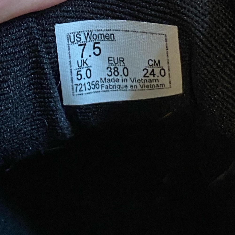 Vans - Picture 3 of 5